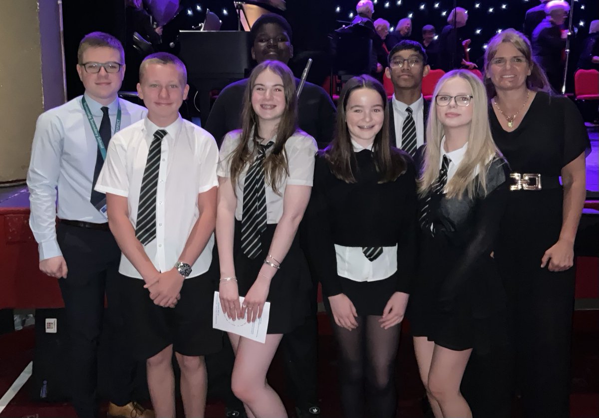 We are immensely proud of these Duncanrig pupils who performed brilliantly at tonight’s Anyone Can Sing concert at the Village Theatre. Wonderful ambassadors for our school. Well done guys! 👏🎶🎻🎤