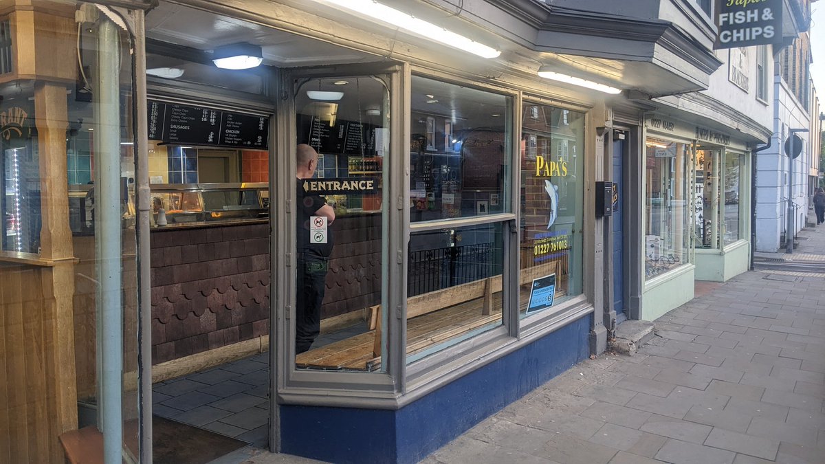 AdvisorChip's tweet photo. The deep blue, Canterbury. Large haddock and chips. Needed that after 6 hr drive! https://t.co/oDOpMwGvt7