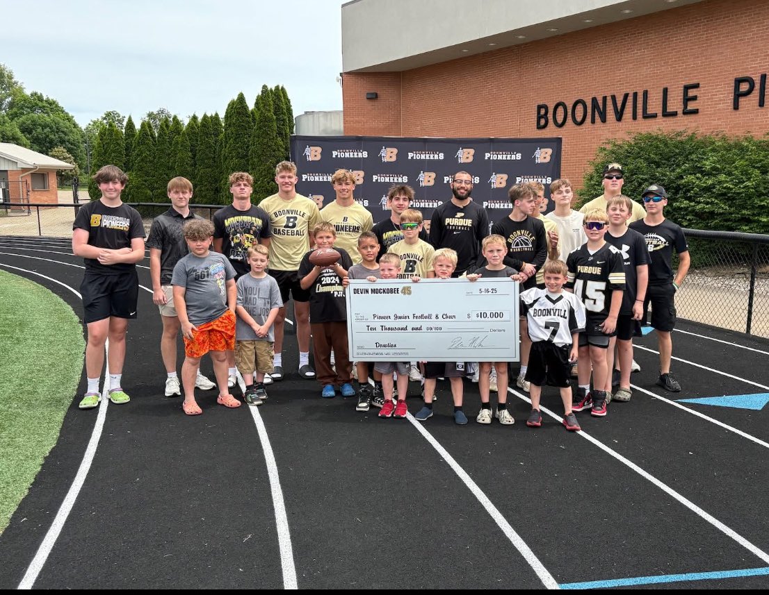 Tom Dienhart on X: "Devin Mockobee donates $10,000 to Boonville Youth Football. https://t.co/ItxTTZZJKJ" / X