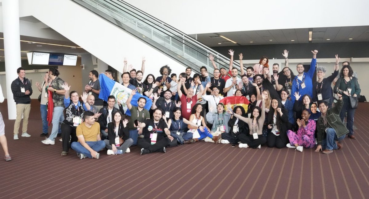 pyconcharlas's tweet image. 🎉 ¡Cerramos nuestra participación en #PyConUS 2025!
Gracias a la comunidad hispanohablante por el increíble apoyo al track en español: PyCon Charlas 💬🐍
Fue un honor compartir, aprender y conectar con Pythonistas de todo el mundo 🌍
#PyConCharlas #PythonEnEspañol