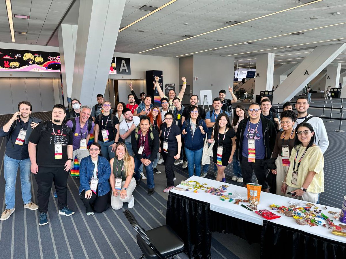 🎉 ¡Cerramos nuestra participación en #PyConUS 2025!

Gracias a la comunidad hispanohablante por el increíble apoyo al track en español: PyCon Charlas 💬🐍

Fue un honor compartir, aprender y conectar con Pythonistas de todo el mundo 🌍

#PyConCharlas #PythonEnEspañol