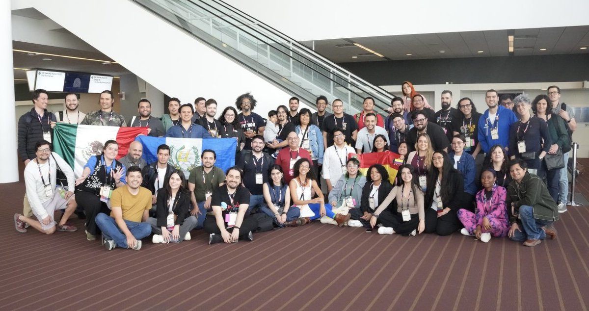 pyconcharlas's tweet image. 🎉 ¡Cerramos nuestra participación en #PyConUS 2025!
Gracias a la comunidad hispanohablante por el increíble apoyo al track en español: PyCon Charlas 💬🐍
Fue un honor compartir, aprender y conectar con Pythonistas de todo el mundo 🌍
#PyConCharlas #PythonEnEspañol