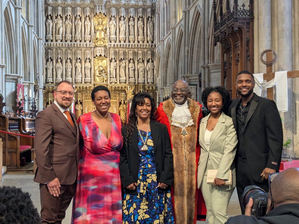 sunnylambe's tweet image. Very Surreal! An amazing grace, great honour & privilege to be installed Mayor @lb_southwark & wife #Jeangalleylambe as #Mayoress. Thank you @BishopSouthwark @metpoliceuk and everyone who came to support me on Saturday 17 May at @Southwarkcathed