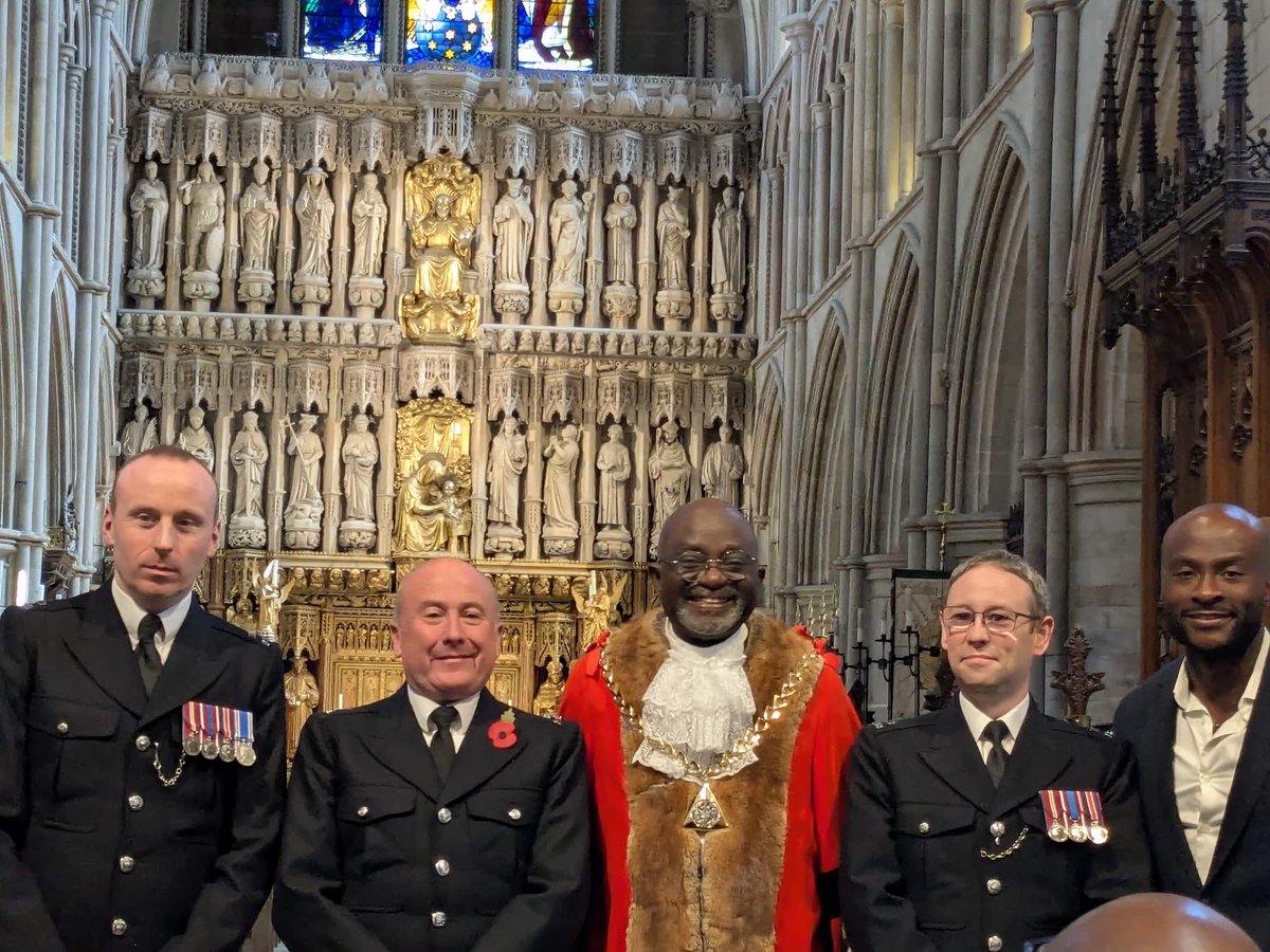 sunnylambe's tweet image. Very Surreal! An amazing grace, great honour & privilege to be installed Mayor @lb_southwark & wife #Jeangalleylambe as #Mayoress. Thank you @BishopSouthwark @metpoliceuk and everyone who came to support me on Saturday 17 May at @Southwarkcathed
