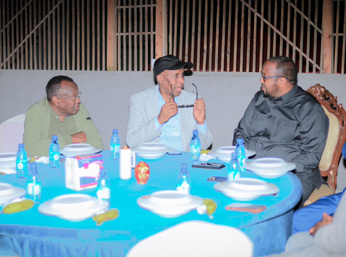 Ministry of Environment & Climate Change ๐ธ๐ด (@moecc_somalia) on Twitter photo H.E. Lt. Gen. <a href="/BashirMJ/">Lt. Gen. Bashir Mohamed Jama</a>, Minister of Environment & Climate Change, hosted a high-level dinner in Mogadishu for <a href="/SSCKhaatumo/">SSC-Khaatumo State House</a> President H.E. Cabdiqadir Firdhiye. The event was attended by federal ministers, MPs, and officials from regional states. ๐ธ๐ด
Minister Bashiir praised H.E. Lt. Gen. <a href="/BashirMJ/">Lt. Gen. Bashir Mohamed Jama</a>, Minister of Environment & Climate Change, hosted a high-level dinner in Mogadishu for <a href="/SSCKhaatumo/">SSC-Khaatumo State House</a> President H.E. Cabdiqadir Firdhiye. The event was attended by federal ministers, MPs, and officials from regional states. ๐ธ๐ด
Minister Bashiir praised