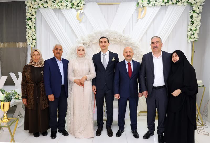 Apolattimur's tweet photo. Oğlum Doğan'ı Adıyamanda Kıymetli Valimiz Osman Varol'un taktığı nişan yüzükleri ile Özer Ailesinden Çiğdem kızımızla evliliğe ilk adımını atması.

Aile olarak gönül verdiğimiz Galatasarayımızın Şampiyonluğa ulaşarak beşinci yıldızı takması ile Çifte mutluluk yaşadık. https://t.co/IpngJFCfB6