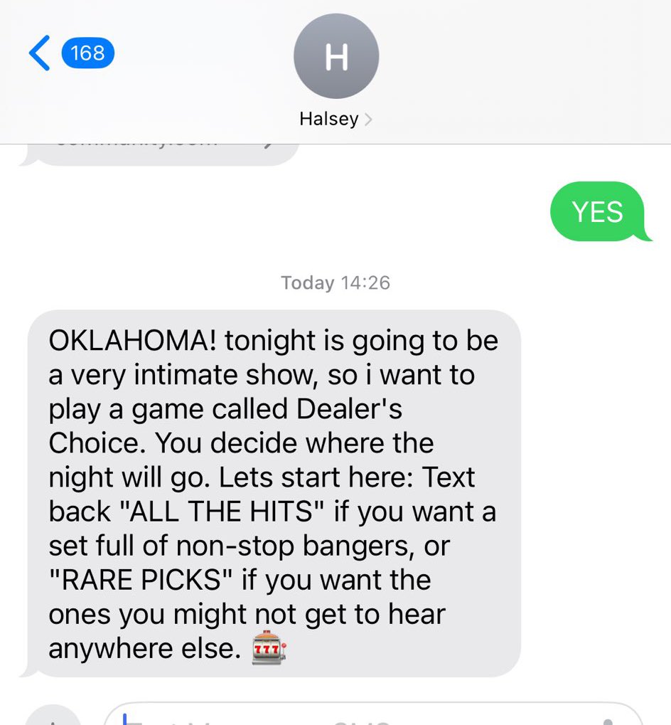 A “Dealer’s Choice” text has been sent out before tonight’s show! #ForMyLastTrickTour 
📸: <a href="/meganvalesano/">megan valesano</a>