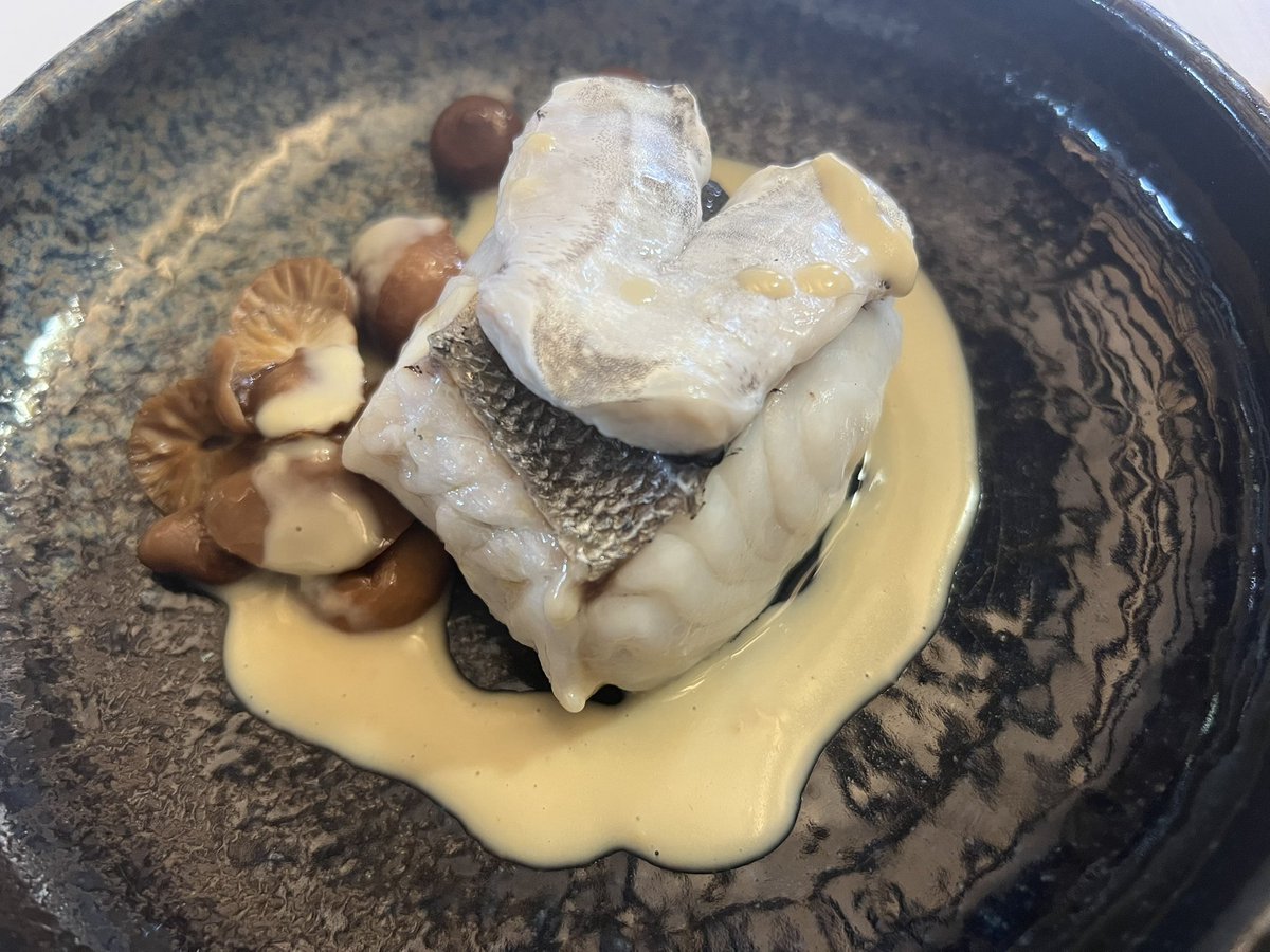 Uno de esos Restaurantes Míticos donde siempre disfruto <a href="/el_nuevo_molino/">El Nuevo Molino</a> . Toni, en plena forma ,logra platos con gran sabor  a base de buen producto y sin barroquismos inutiles.La sala, con Elvira al frente, te hara’ feliz.Carta y menú.A 3 minutos Salida 193 A67