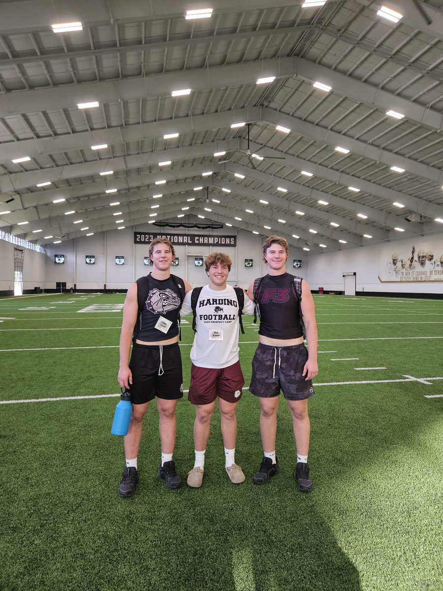 LeschTeagan's tweet image. Had a great camp at Harding this weekend!
@Coach_Blank @PaulSimmonsHU @CoachBigHU @RecruitEMHS_FB @Edavison85 @Coachjmerideth