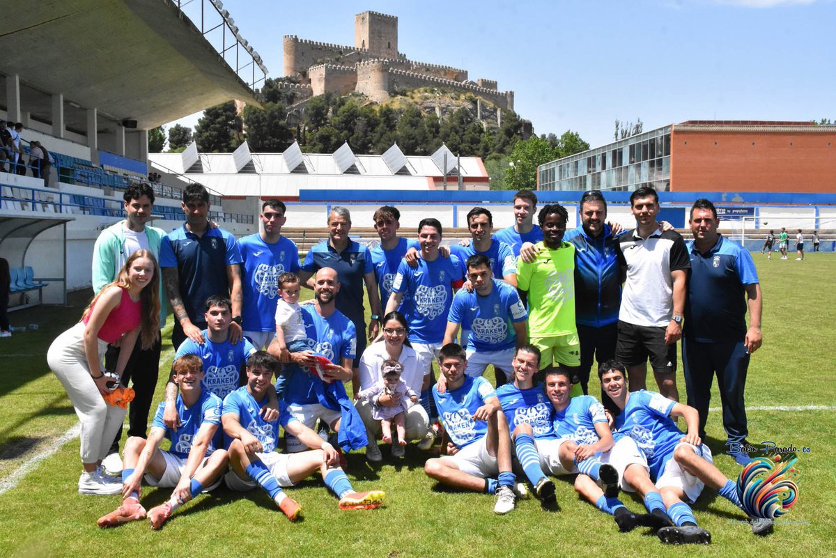 BalónParado.es (@balon_parado) on Twitter photo La UD Almansa⚽️💙 cierra la temporada🔒🔑📅 con goleada al Conquense-B⚪️⚫️ y homenaje a Pascu🙌🏼💙👏🏼
📰 La crónica
📸 Las fotos
🎙🎧 Las entrevistas
🌐 En la web BalonParado. 📱💻
<a href="/AlmansaCiudad/">AlmansaCiudad</a> <a href="/AlmansaPeriodic/">El Periódico de Almansa</a> <a href="/UDAlmansa/">U.D. ALMANSA</a>
👇🏼👇🏼
balonparado.es/la-ud-almansa-… La UD Almansa⚽️💙 cierra la temporada🔒🔑📅 con goleada al Conquense-B⚪️⚫️ y homenaje a Pascu🙌🏼💙👏🏼
📰 La crónica
📸 Las fotos
🎙🎧 Las entrevistas
🌐 En la web BalonParado. 📱💻
<a href="/AlmansaCiudad/">AlmansaCiudad</a> <a href="/AlmansaPeriodic/">El Periódico de Almansa</a> <a href="/UDAlmansa/">U.D. ALMANSA</a>
👇🏼👇🏼
balonparado.es/la-ud-almansa-…
