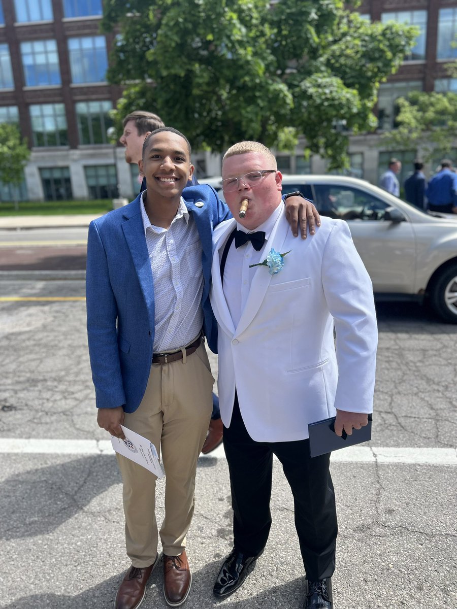 I did it! Graduated 💯