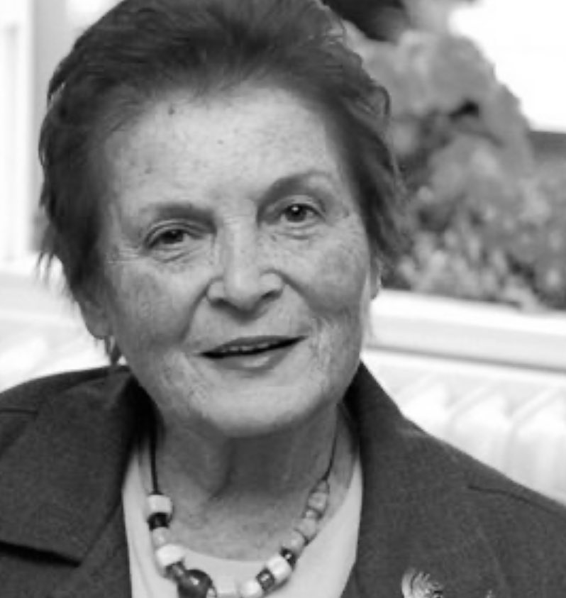 Bugün 16. ışıklı ölüm yıldönümü olduğunu 

Türkan Saylanın 1935’te doğduğunu ..

Annesinin adı, Lili Mina Raiman olduğunu.. 

Dedesinin isimi Raber Ragman olduğunu 

1978 yılında bu ülkede Hristiyanlığı nasıl yayabiliriz diye bir araştırma yaptığını ..

Kürdistan temellerini