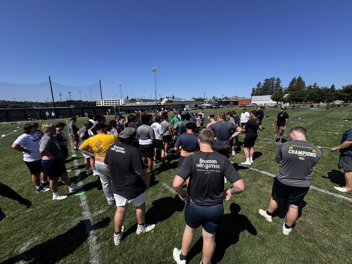 Wrapped up <a href="/LinemenWinGames/">LWG</a> I had a blast coaching with the best, and coaching the toughest group on the field. Thanks to <a href="/Coach_Ohout/">Coach O</a> for having me out!
#LinemenWinGames