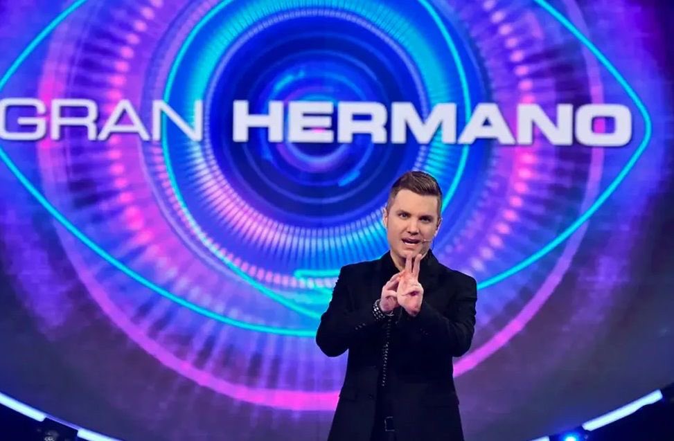 tupanquequefav's tweet photo. ABRO UN PEQUEÑO HILO🧵 

EXPONIENDO AL CANAL SOBRE LA CAMPAÑA SUCIA Y EL FRAUDE QUE QUIEREN COMETER CON DEVI ESTE LUNES

• LUCIA AL 9009 #GranHermano https://t.co/bd2NrY3Z6G