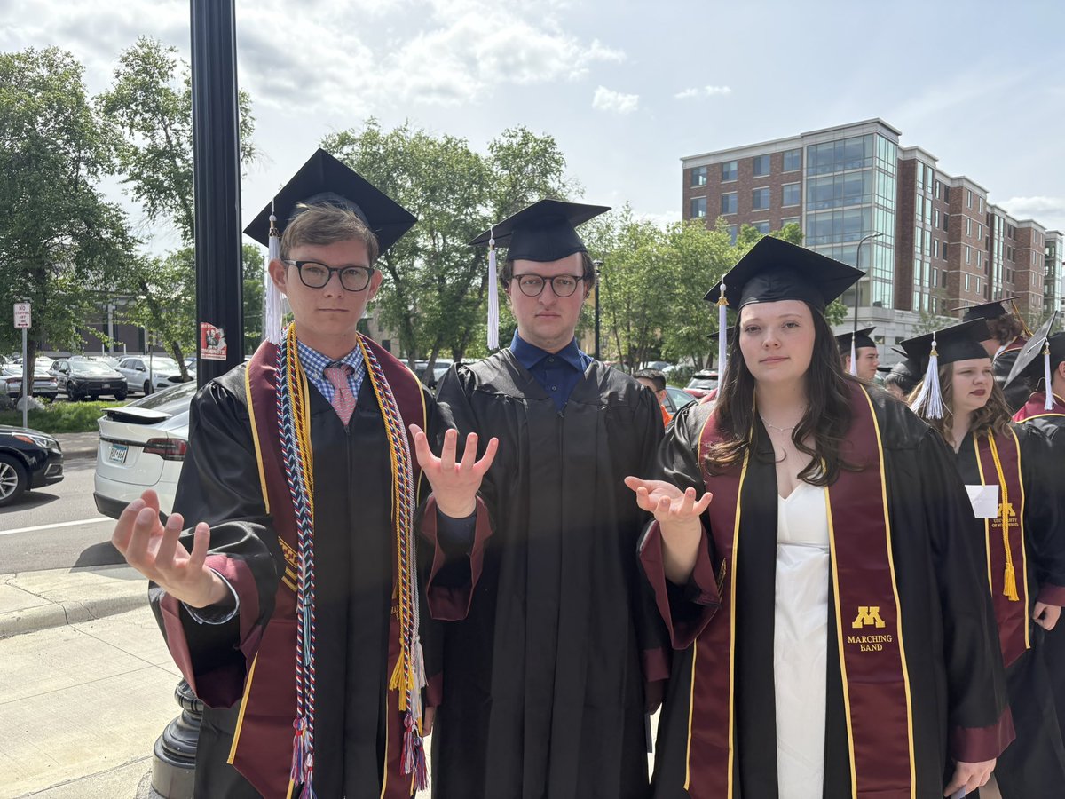 umntubas's tweet photo. HAPPY GRAD SZN FROM THE ACTUAL ADMINS WE DON’T KNOW WHO THE OTHER PEOPLE WERE

-real admins

#UMN25
#UMNCLA https://t.co/1NsZrzonhJ