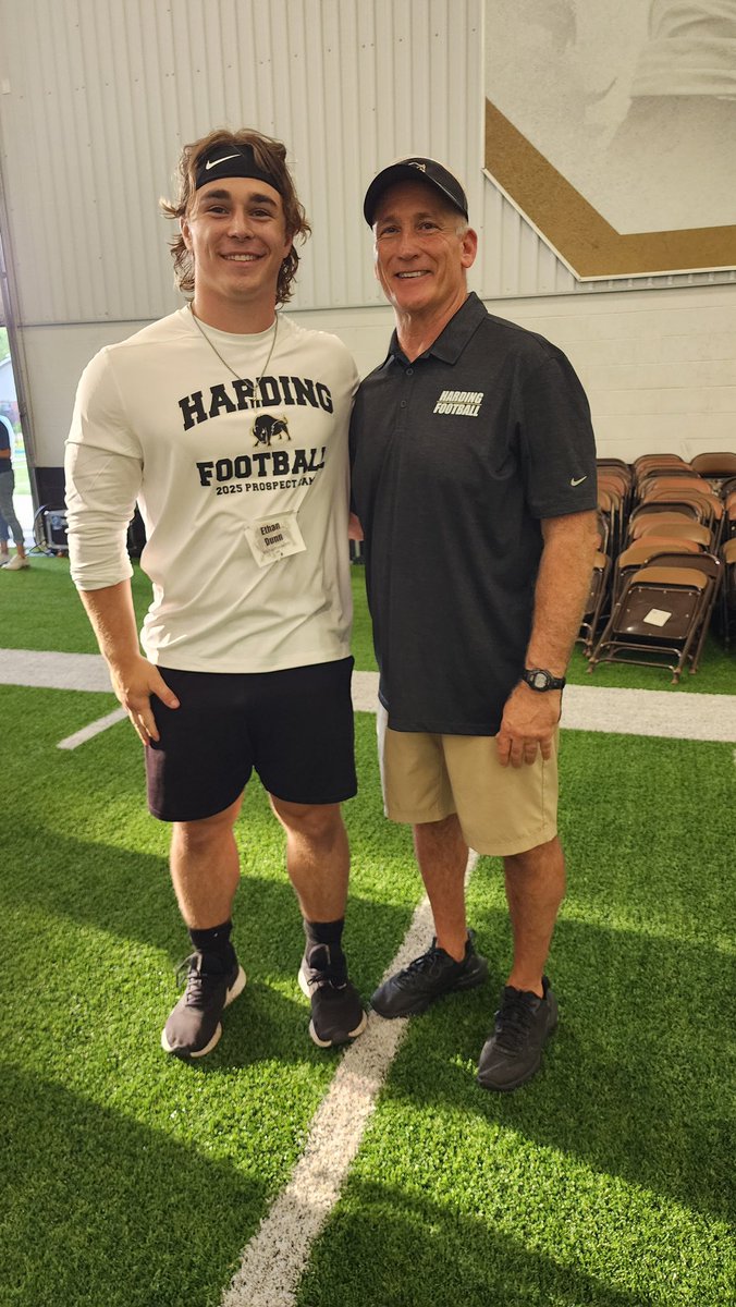 EthanDunn34's tweet image. Had a phenomenal time in Searcy, AR at the @Harding_FB camp! Absolutely loved the atmosphere and I’m happy to have met @hucoachmote and @MattUnderwoodHU in person! #HonorGod