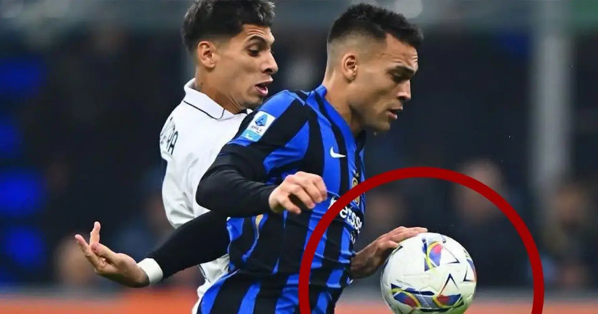 Italian referees, the first one is a penalty but the others aren’t. 

One rule for us, another rule for them.

Calciopoli 2.0