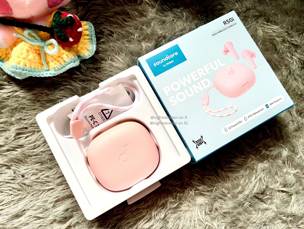 Apa sih yang kita dapatkan dari box Anker Soundcore R50i ini? 

✅ 1 pcs Soundcore R50i 
✅ 1 pasang Buds Cadangan 
✅ 1 pcs Kabel Charger
✅ 1 pcs buku manual &amp; petunjuk 
✅ 1 pcs Kertas Garansi 

Lengkap banget udah 🤩✨