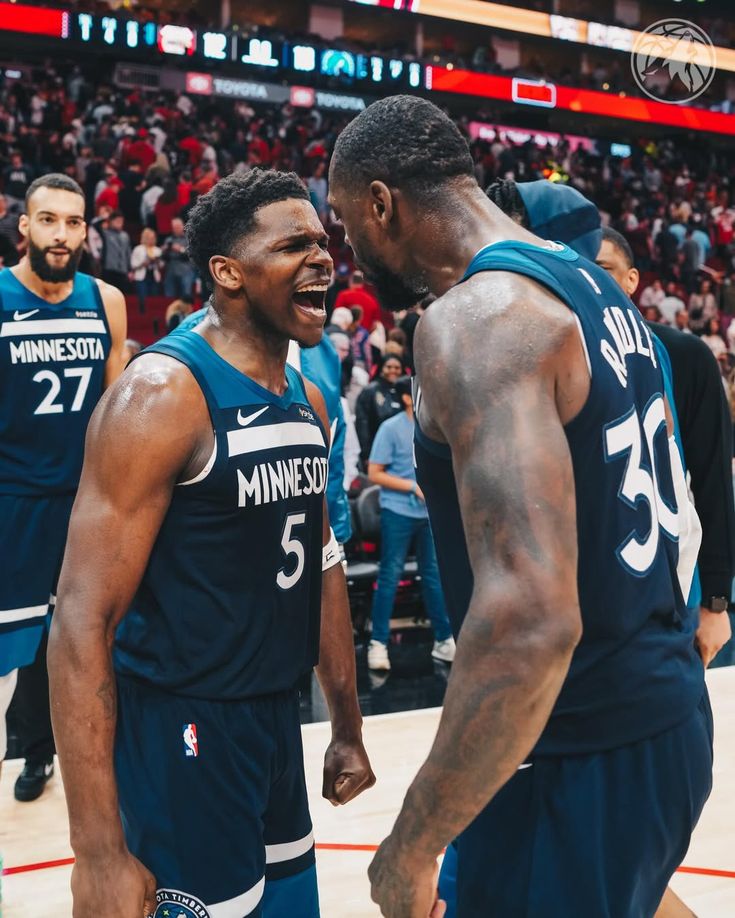 Wolves Lead tweet media