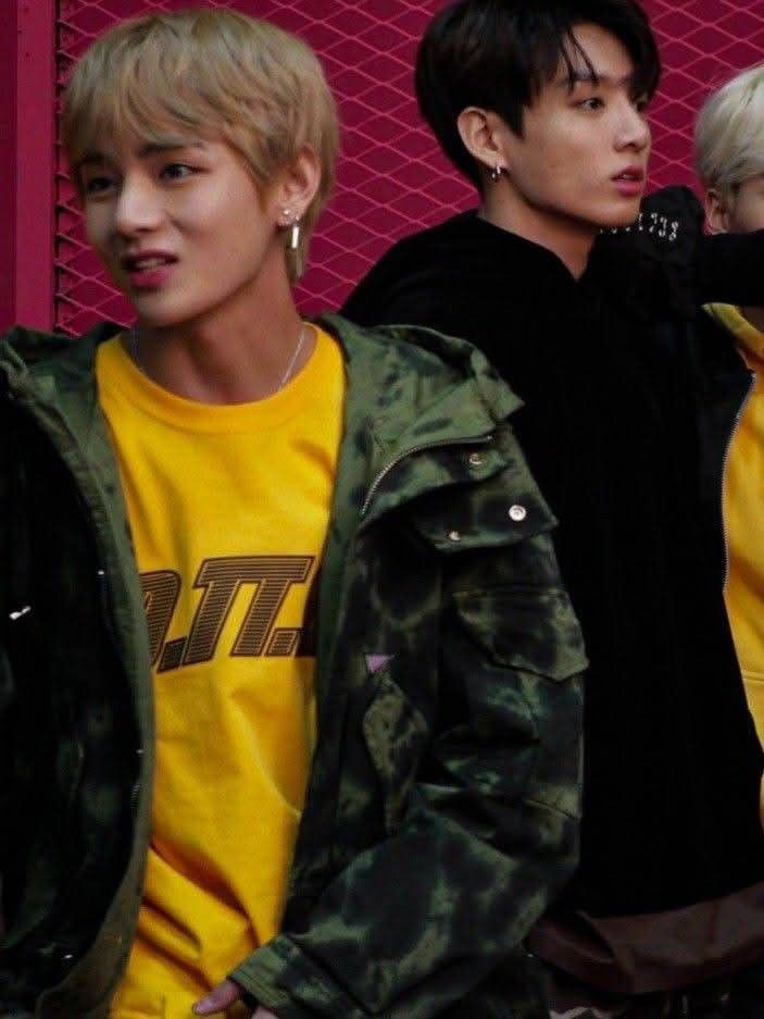 250519 3PM KST

1 naver.me/59UmvPQg
2 naver.me/5mhSIFnc
3 naver.me/GVEi2EbP

react, recommend, rt &amp; share in gcs, rply w/ss
#방탄소년단뷔 #방탄소년단정국 #BTSV #JungKook