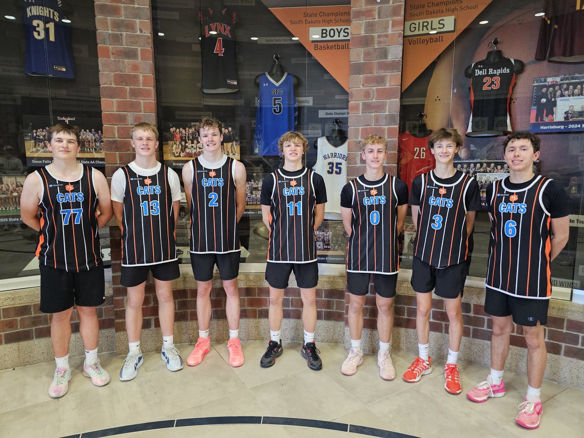 WCWildcatsbball's tweet photo. 17U goes 2-1 in pool play to finish 2nd in B. 2-2 overall at Stomping Grounds
Game 1 49-42 win over Heiser Skills Academy
Game 2 loss to MN Rise 57-42
Game 3 win over Sanford White 54-53
Game 4 loss to Sanford Black 63-75
@tchoopsczar @RyanJamesMN https://t.co/i9EuZVVcX6