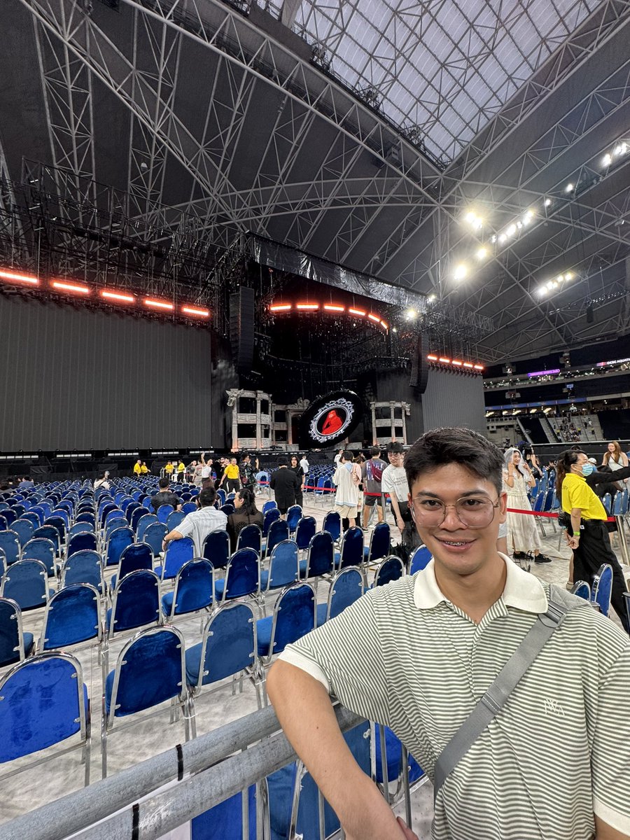 notthxtserious_'s tweet image. before and after the concert. haggard na at lapot but it was the best 2 hours of my life. monsters never die