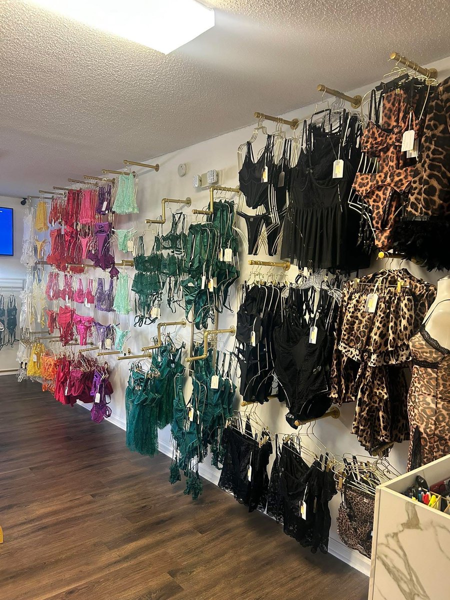 ElusiveHer's tweet photo. Elusive Her 
Lingerie by Janae 
126 South Alice Street Suite 4 
Dothan, Alabama 36301 
https://t.co/nzXWQ1fkn7
321.366.9926 https://t.co/DhIJPrK0s2
