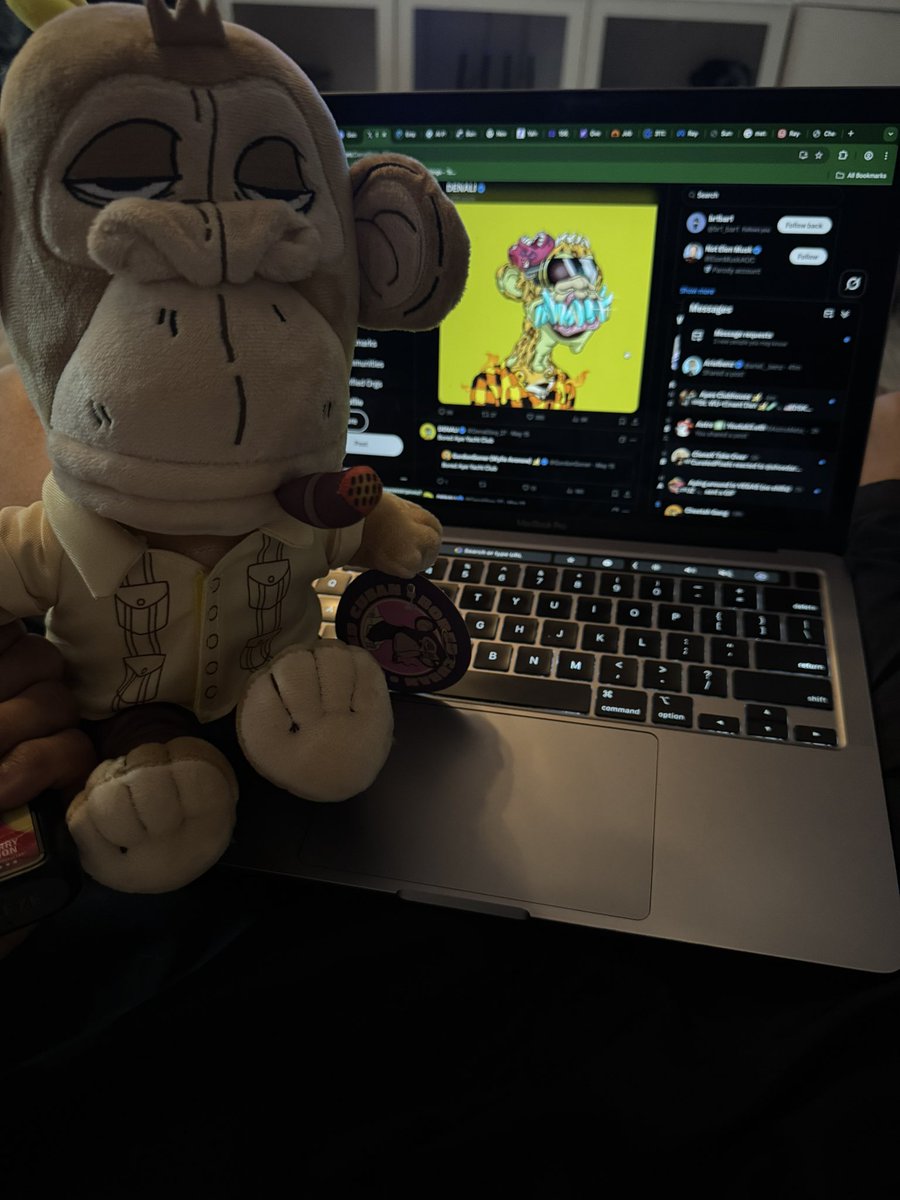 Got the chance to stop by <a href="/boredcuban/">Bored Cuban</a> restaurant with the family <a href="/ariel__benz/">Arielbenz</a> today &amp; support a fellow ape ! We got our kids some plushies and they loved the chocolate , banana &amp; peanut butter shake ..  Food was exceptional &amp; the restaurant layout was super cool , but seeing the