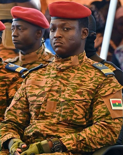 🇧🇫 This man is a HERO!