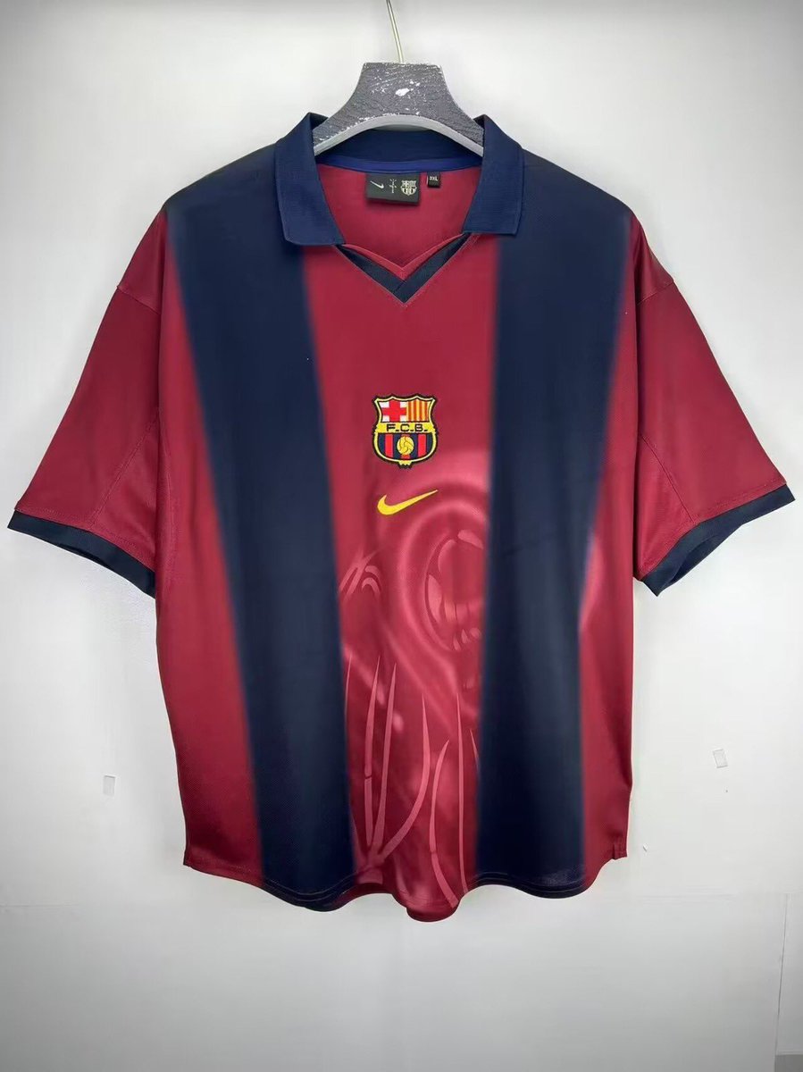 OffKick6's tweet photo. تيشيرتات برشلونة نسخة ترافيس سكوت🤩❤️
تبدا بـ 79 ريال بس✨
#برشلونه_ريال_مدريد #Barcelona #travisscott https://t.co/HN27LjSVPG