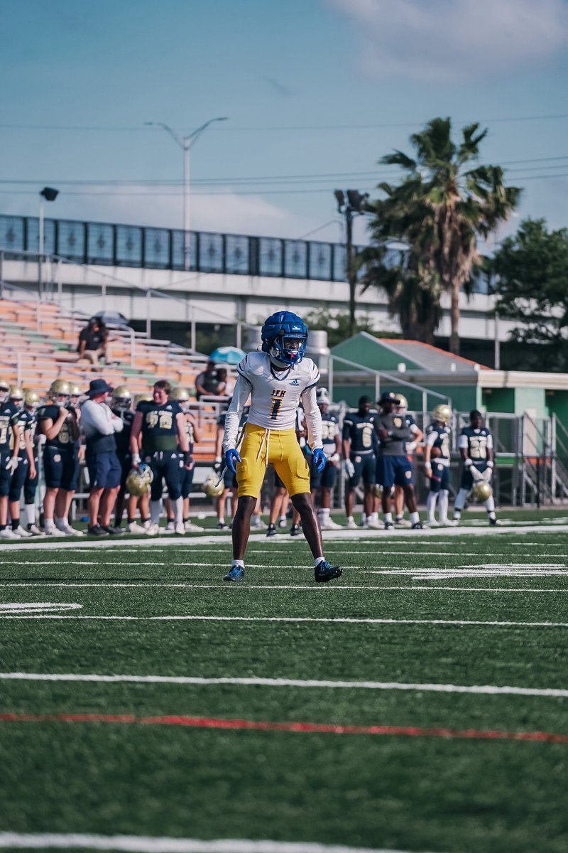 Devin“Fully” Duplessis (@1of1dev_) on Twitter photo 5’10 165 CB/Slot DB <a href="/JeritRoser/">Jerit Roser</a> <a href="/RecruitLouisian/">Recruit Louisiana™️</a> <a href="/samspiegs/">Sam Spiegelman</a> <a href="/PrepRedzoneLA/">Prep Redzone Louisiana</a>
hudl.com/v/2Qnx5E 5’10 165 CB/Slot DB <a href="/JeritRoser/">Jerit Roser</a> <a href="/RecruitLouisian/">Recruit Louisiana™️</a> <a href="/samspiegs/">Sam Spiegelman</a> <a href="/PrepRedzoneLA/">Prep Redzone Louisiana</a>
hudl.com/v/2Qnx5E