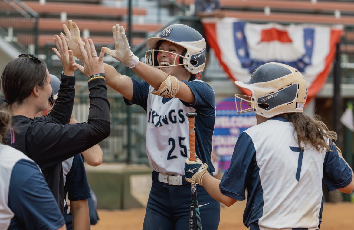 The people make the place! Grateful I get to show up and be a part of something bigger than myself everyday. Living the dream 💙