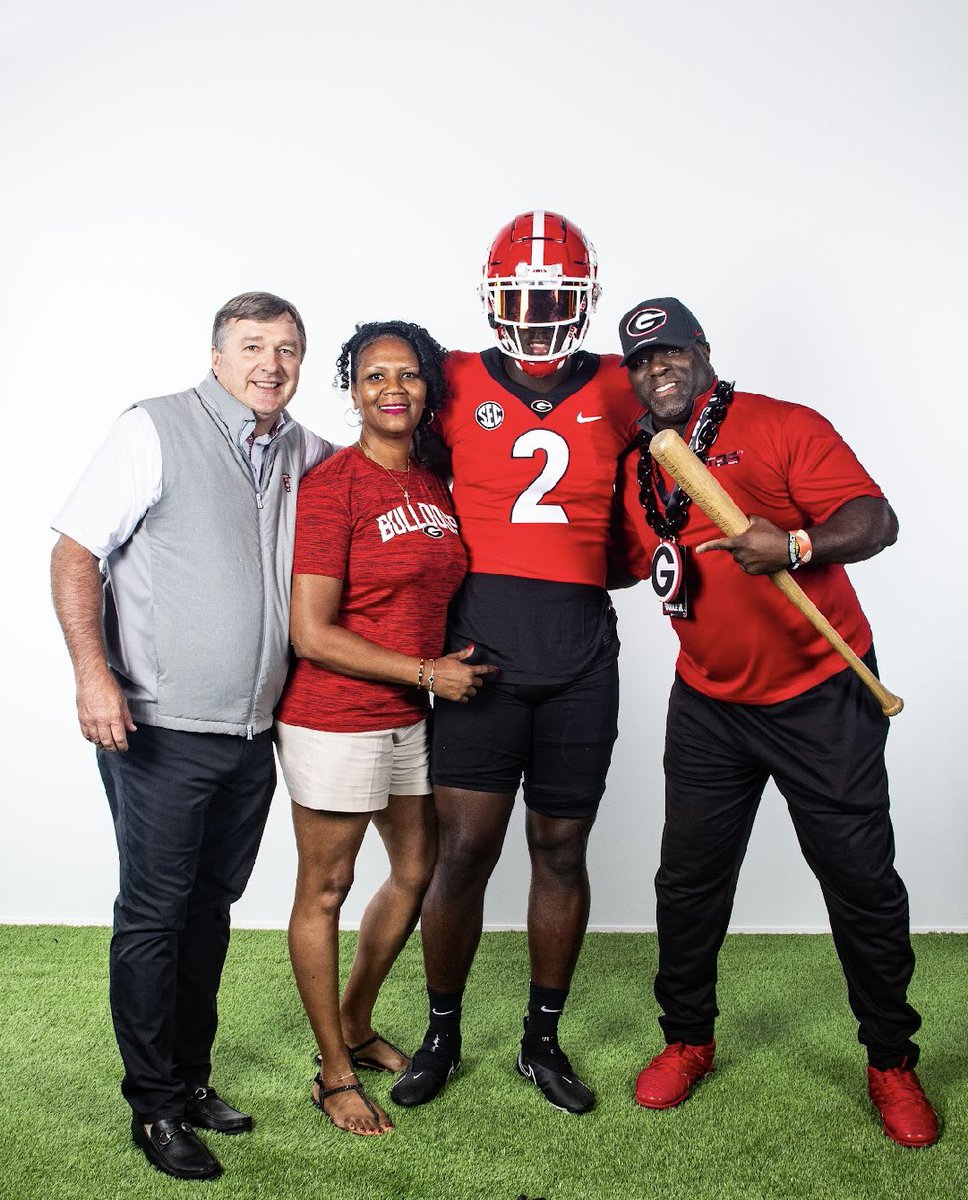 D1Shadarius1's tweet photo. I Had A Great Time In Athens For My Official Visit  @CoachDiribe96 @CoachSchuUGA @GeorgiaFootball @KirbySmartUGA @MohrRecruiting  @adamgorney @BenThomasPreps @RivalsFriedman @BHoward_11 @HallTechSports1 @_MrJns @ChadSimmons_ @CalebJ_Rivals @samspiegs @DawgNation https://t.co/uDXDRNfp51