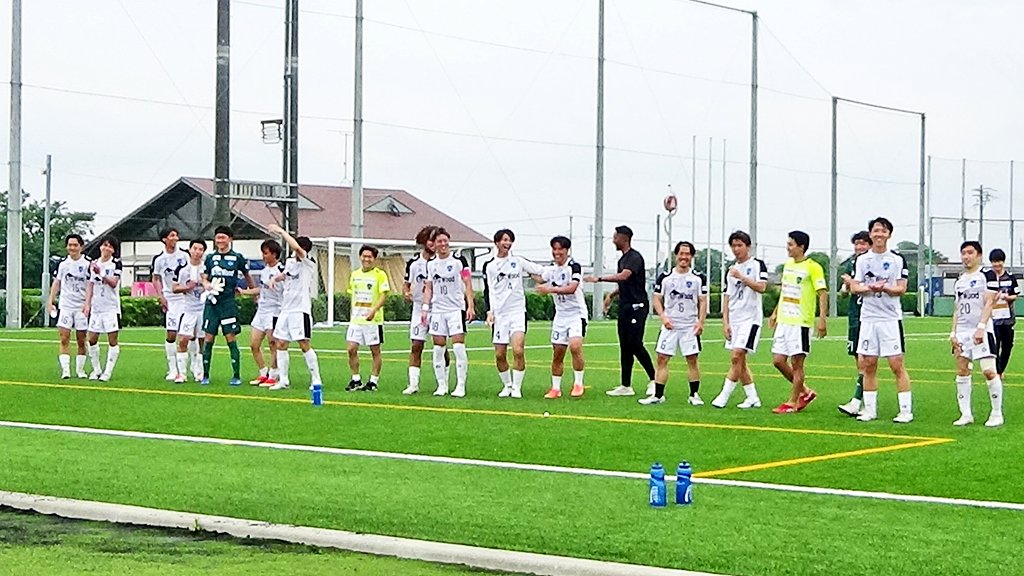 去年この会場での全社東海予選は天候事情で試合中止。
無情にも抽選で敗退が決まり悔しい思いをされたSS伊豆さんが昨日はこの会場で無事フルタイム試合が出来て
きっとチームや選手と同じくらいやるせない思いをされたであろうサポーターさんたちの笑顔が昨日この会場で見られてよかった！