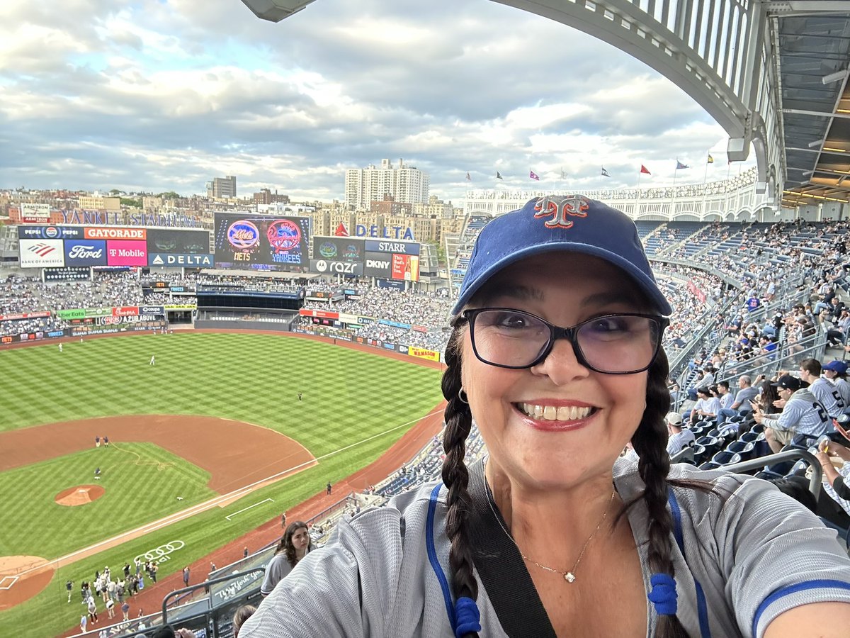 NoelleGold's tweet image. Subway Series, baby! #LFGM #SubwaySeries @rangerhanky96