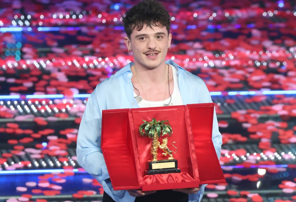 perché io vinco sempre i miei balordi nostalgici laureati in economia 🌟