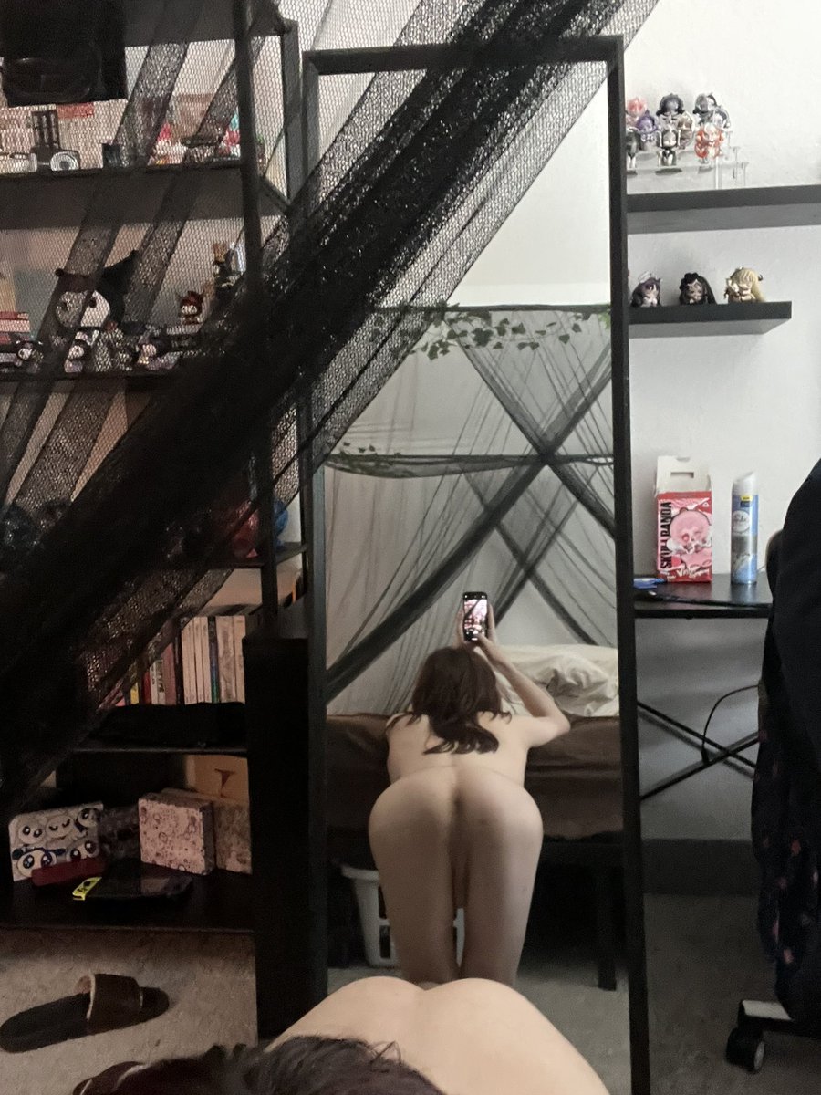 which u prefer babes? balls hanging or tucked?