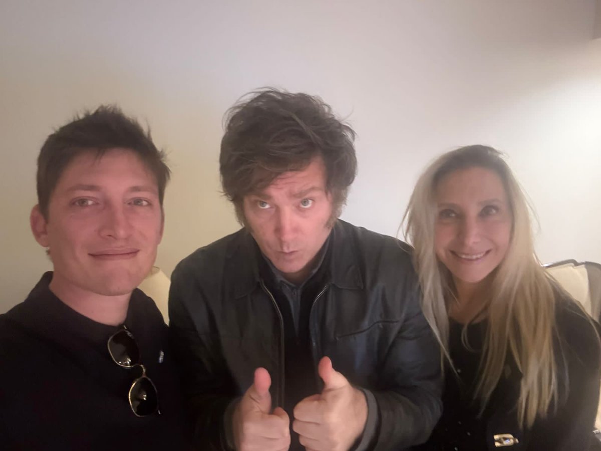 EL TRIÁNGULO DE HIERRO...!!!
VIVA LA LIBERTAD CARAJO...!!!
Fin.