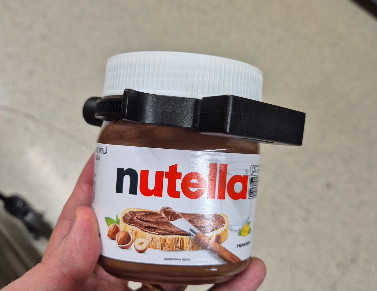 paulowassermann's tweet photo. Pelo jeito andam roubando muita Nutella dos supermercados... https://t.co/dWtCLLr0In