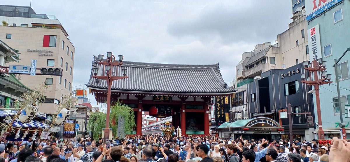 #おはようVtuber️
おはようございます☀️😃❗
昨日は１日潜ってましたが、浅草の三社祭を見に行ってました。賑やかで迫力ありましたねー😆楽しい１日でした。