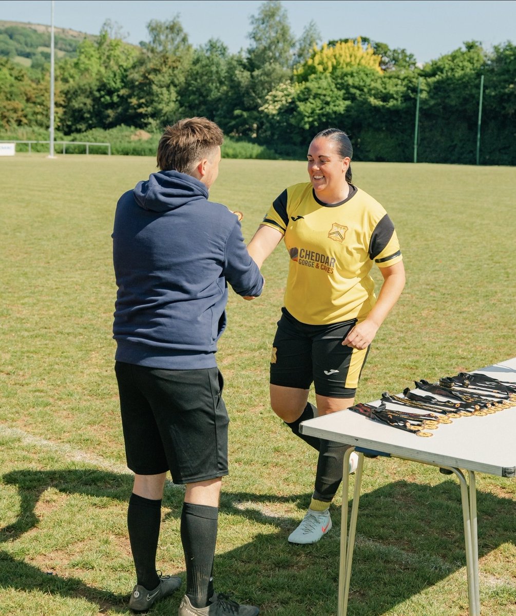 GeorgiaColes72's tweet photo. 2024-2025 Somerset Div 2 League Winners 💛🖤🧀🏆
@CheddarLadies #Champions #womensfootball #⚽ https://t.co/Xz8imYaie8