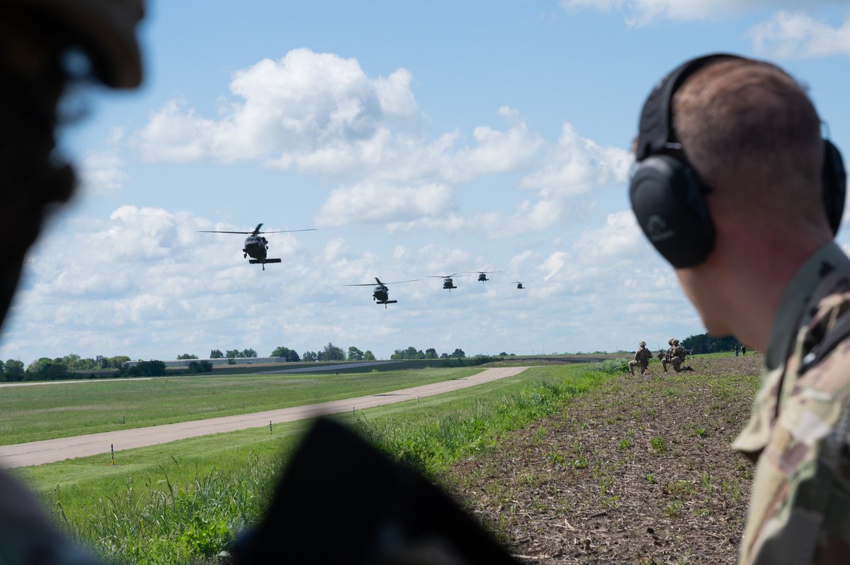 Missouri National Guard (@missouri_ng) on Twitter photo Soldiers from 1-135th AHB partnered with 509th Security Forces (<a href="/Whiteman_AFB/">Whiteman AFB</a>) for joint training in Clinton, MO.
UH-60 Black Hawks supported the mission as teams practiced locating and securing high-value targets.
Train together. Win together. 💪🏽
#MoGuard #JointTraining Soldiers from 1-135th AHB partnered with 509th Security Forces (<a href="/Whiteman_AFB/">Whiteman AFB</a>) for joint training in Clinton, MO.
UH-60 Black Hawks supported the mission as teams practiced locating and securing high-value targets.
Train together. Win together. 💪🏽
#MoGuard #JointTraining
