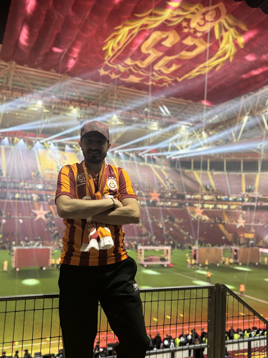 omergurbuz89's tweet photo. #SampiyonGalatasaray⭐️⭐️⭐️⭐️⭐️ https://t.co/mDDIGYaxtf