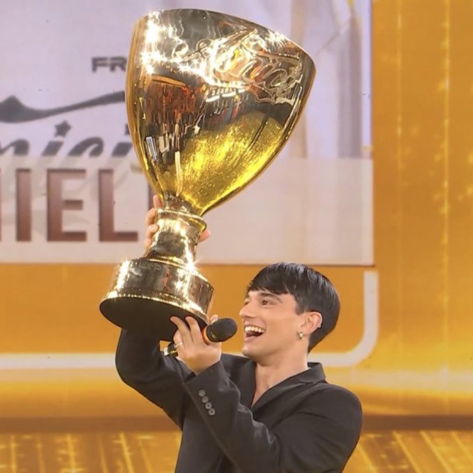 cuddleevee's tweet photo. Totalmente inaspettata, più che meritata e quella coppa è tua Dani 
#Amici24 https://t.co/G5JbYxYWiW