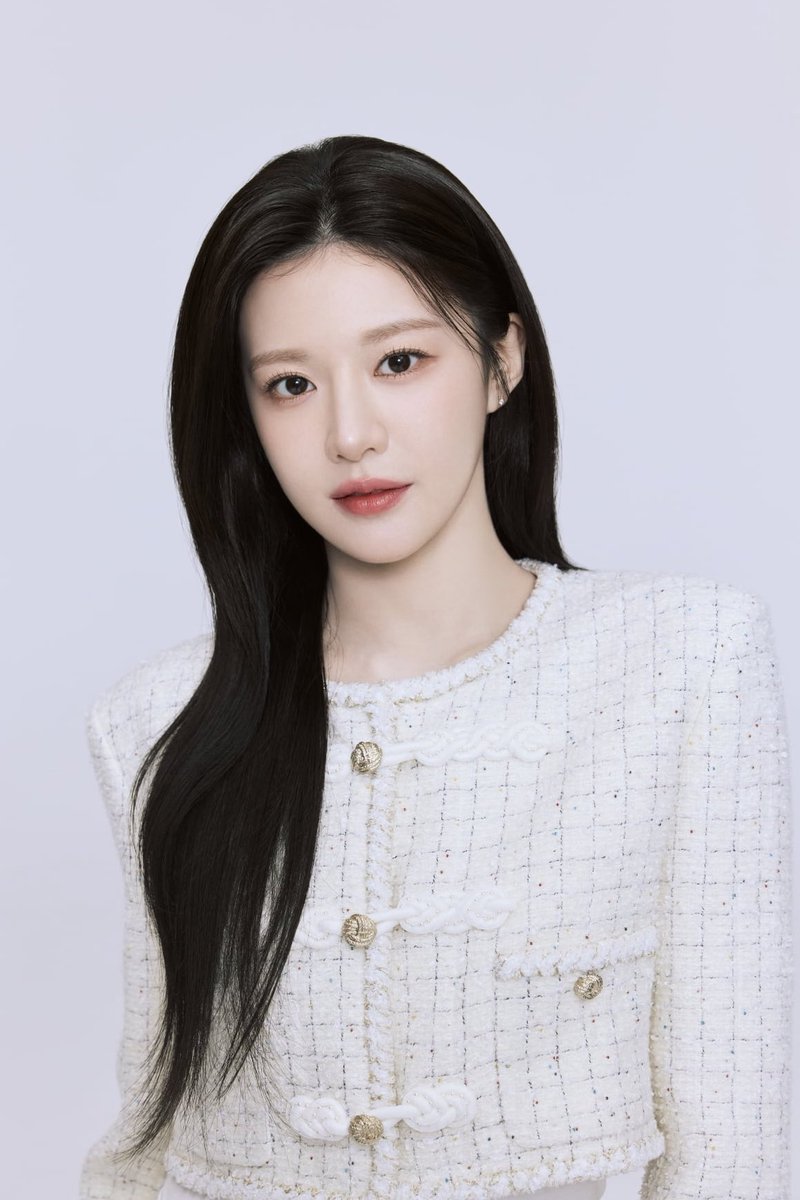 cookie960422's tweet photo. 제가 차기작 촬영을 위해 캐나다로 갔을 때 마침 다른 친구들이 별다른 촬영 일정이 없었어요. 그래서 '할 거 없으면 놀러 올래?'해서 다들 캐나다까지 와줬죠. 덕분이 이틀 정도 휴차 기간 동안 친구들과 시간을 보냈어요.”

윤정이 캐나다에서 이사통 촬영할 때 시아 예지 유석 배우가 만나러 와줬대 https://t.co/nAvRLuSiY2