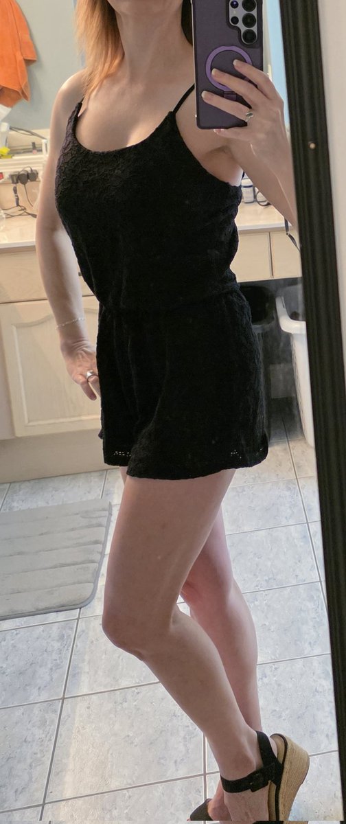 Ready for a hotwife date for Sunday Funday ..Do you think I'm wearing panties??