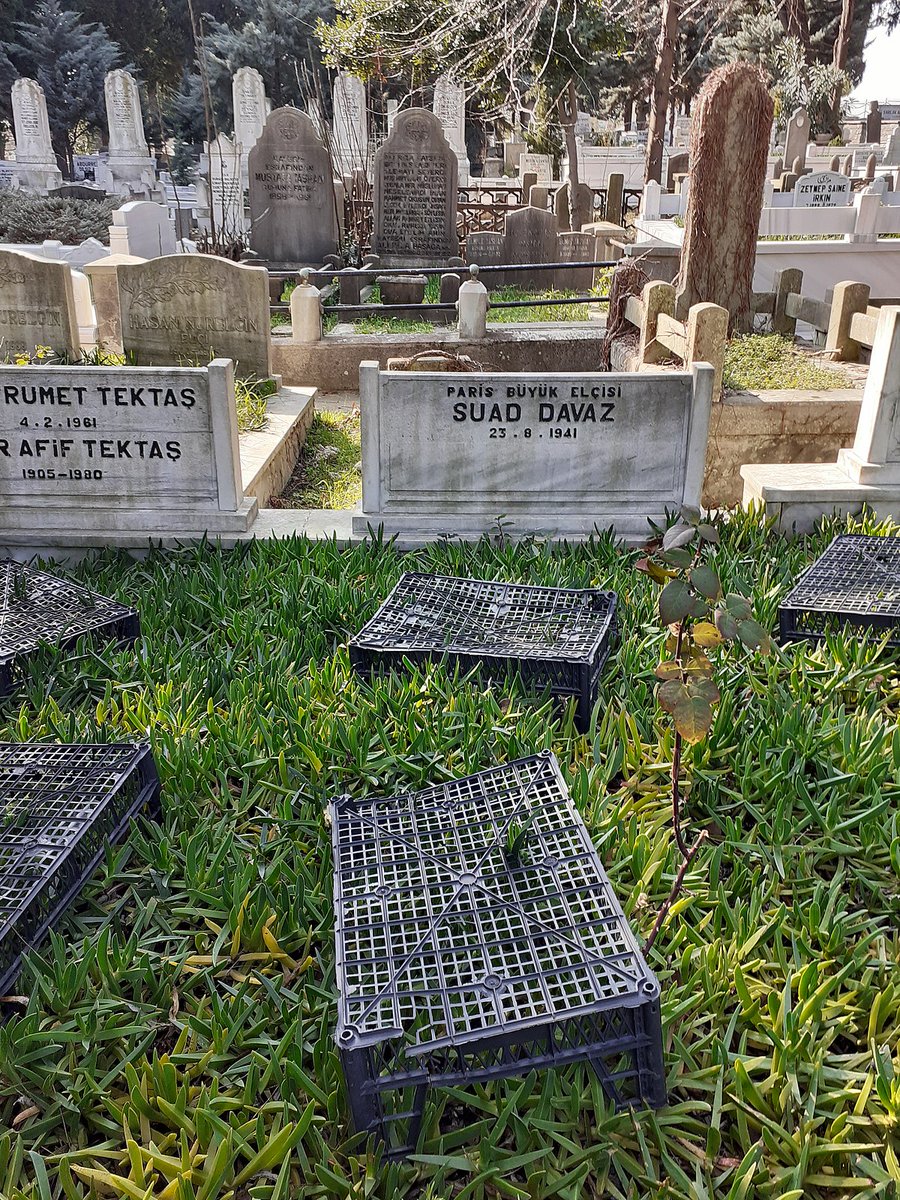 Lozan'da İngilizlere çalışan casusun mezarı.