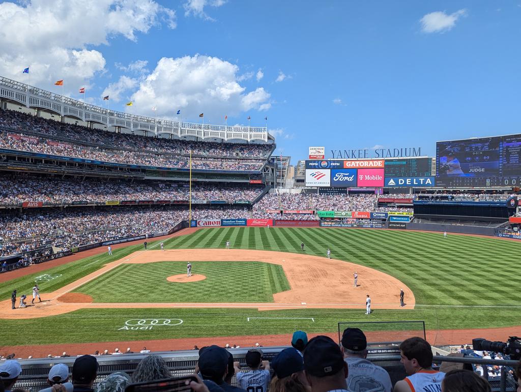 TCellini's tweet photo. Mets at Yankees yesterday https://t.co/KPTd9jUb8f