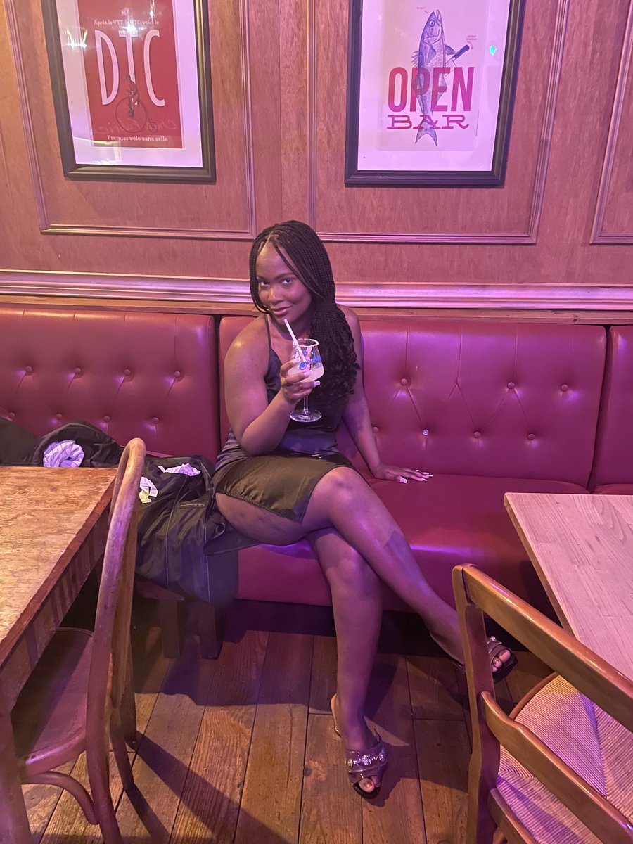cestDEmilo's tweet photo. 👩🏾‍🦱 https://t.co/ZV08xgadHR