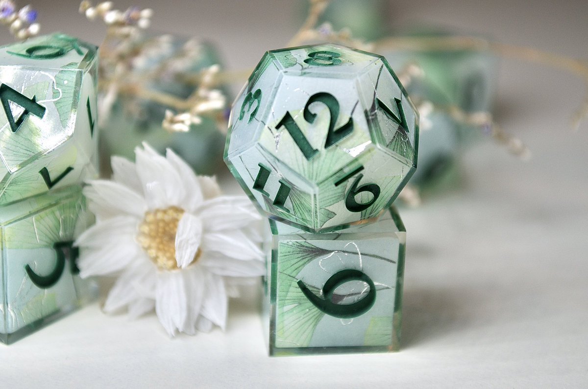 🌿🌾🌲
check the shop if deals are your thing 👀
#dice #dnd